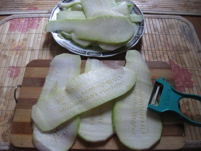 Rulouri de dovlecel si de dovleac umplute cu legume - de post - Reteta casei