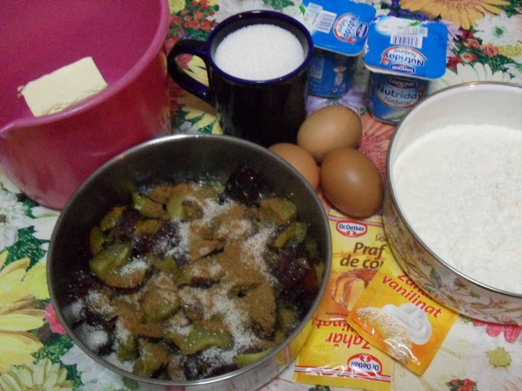 Prajitura cu prune si scortisoara, gustul si aroma perfecta!