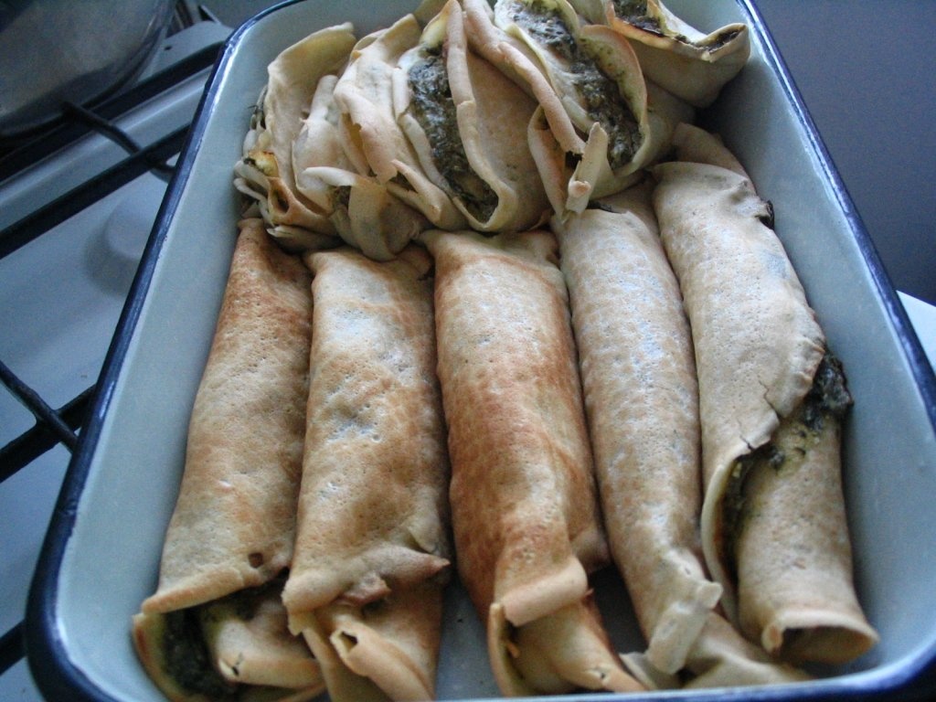 Clatite umplute cu spanac si branza