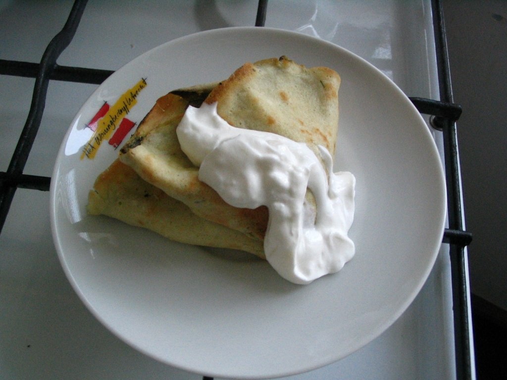 Clatite umplute cu spanac si branza