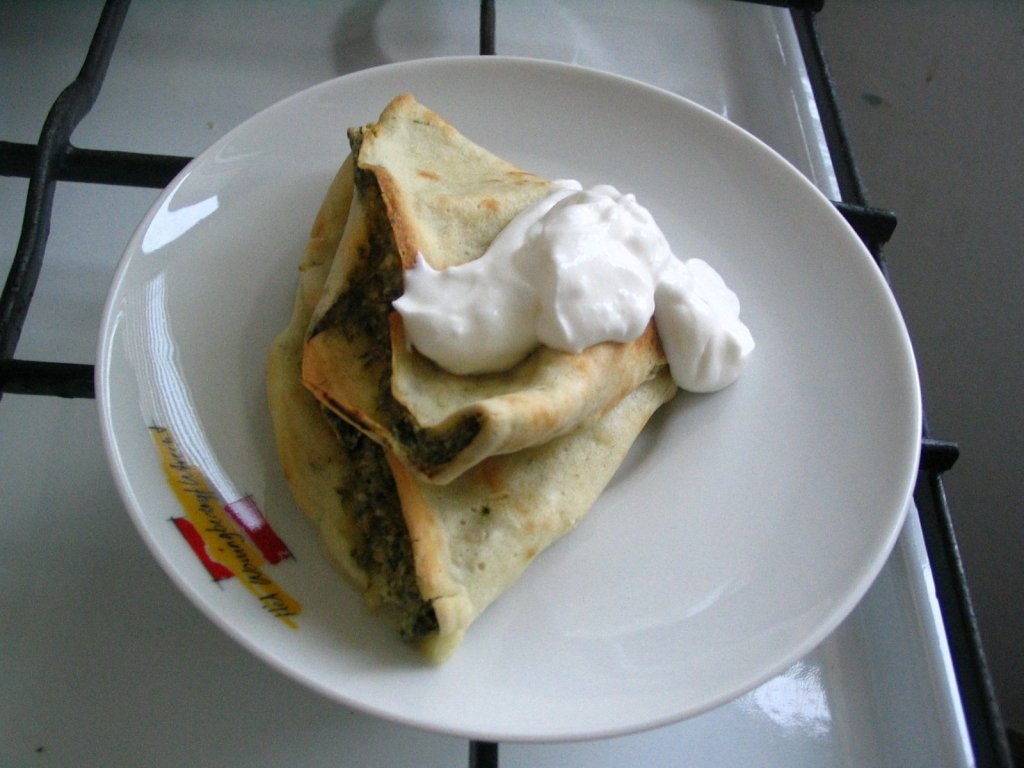 Clatite umplute cu spanac si branza