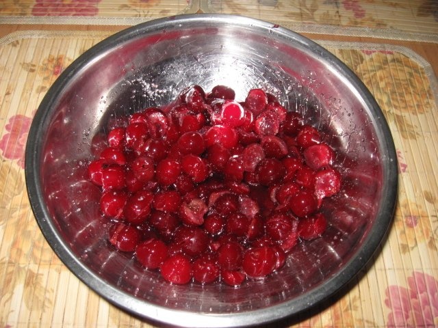 Visine cu zahar si frisca naturala (preparate de sotul meu)