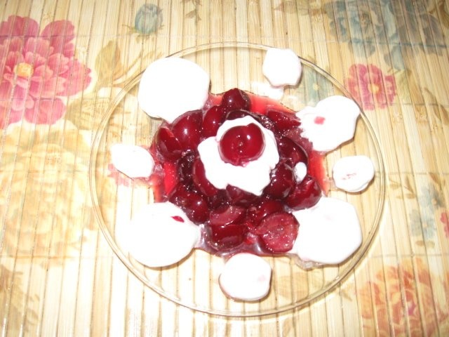 Visine cu zahar si frisca naturala (preparate de sotul meu)