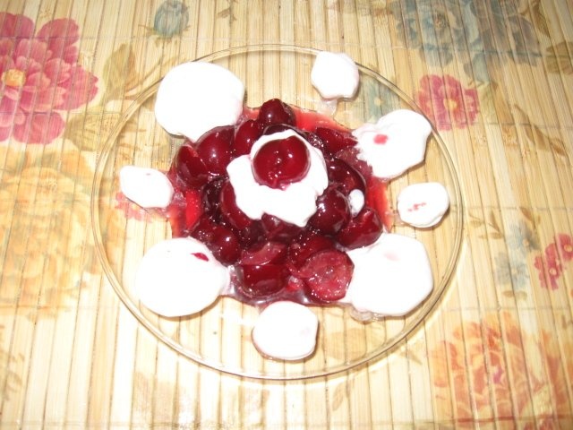 Visine cu zahar si frisca naturala (preparate de sotul meu)