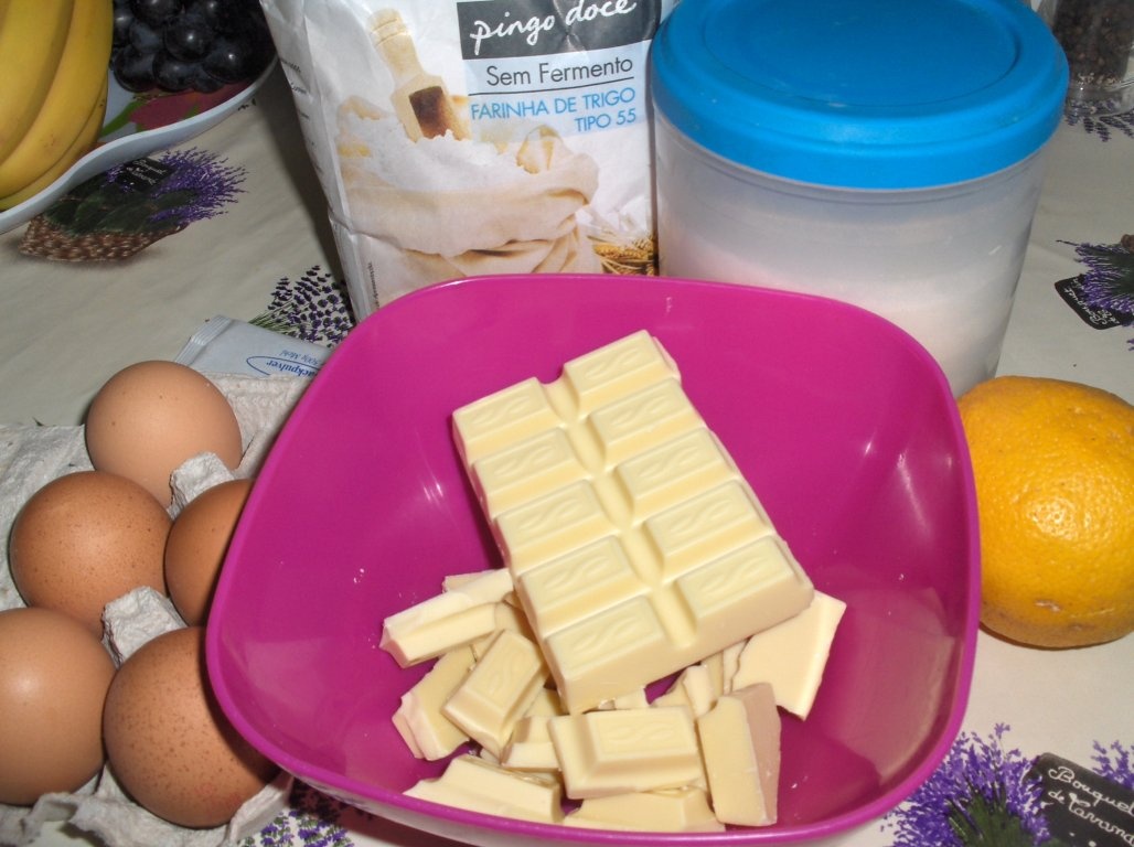 Chec de ciocolatã albã (Bolo de chocolate branco)