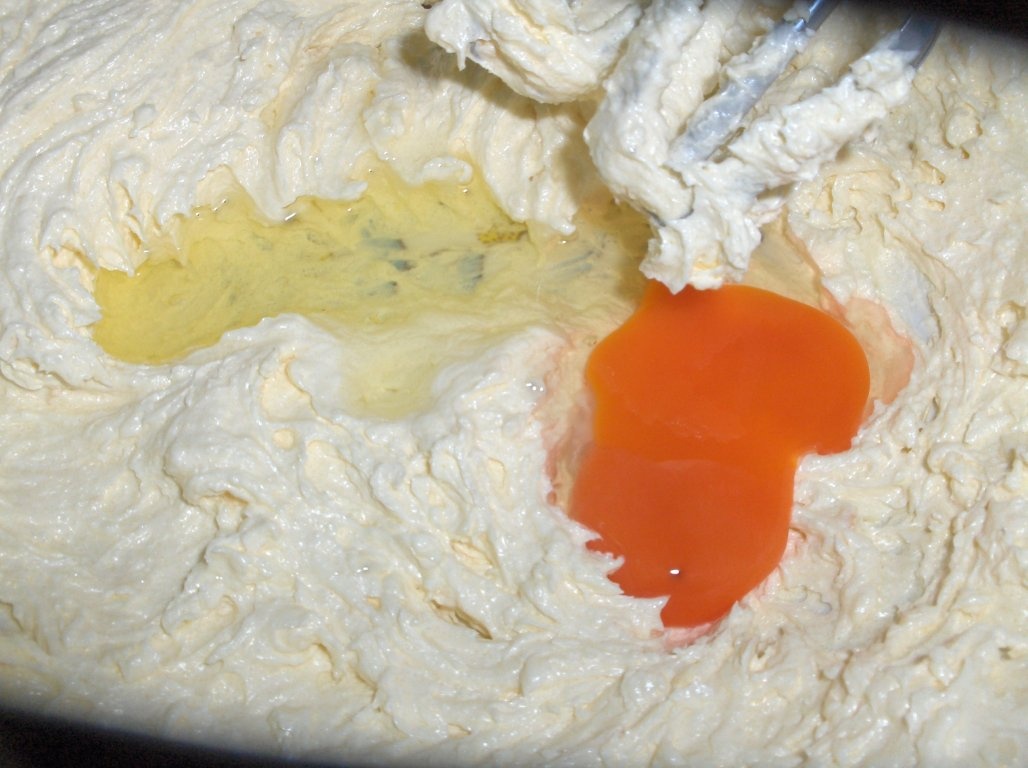 Chec de ciocolatã albã (Bolo de chocolate branco)