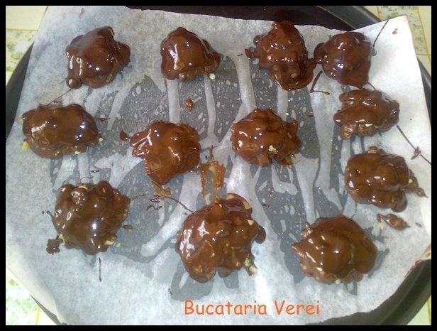 Bomboane de ciocolata cu umplutura crocanta