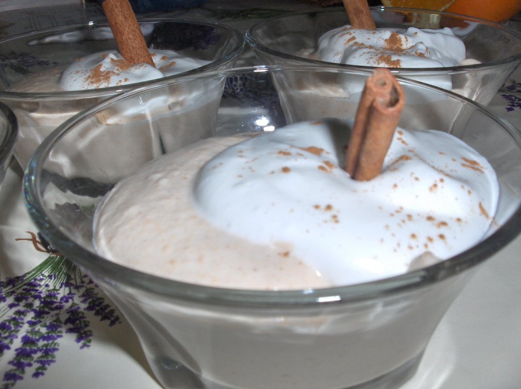 Mousse de scortisoarã (Mousse de canela)