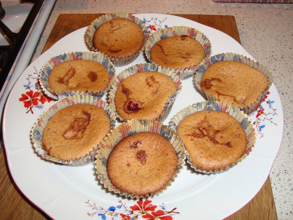 Briose cu nuca si visine