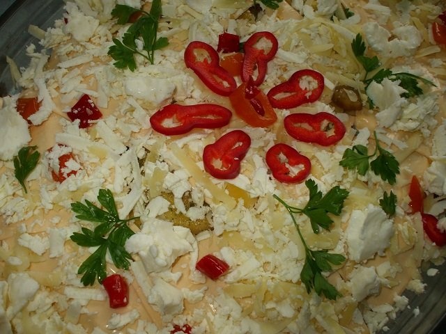 Cartofi cu branzeturi si ardei la cuptor