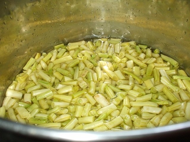 Fasole verde la borcan