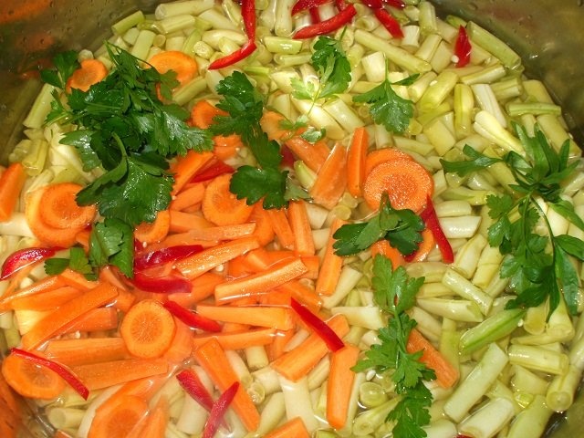 Fasole verde la borcan