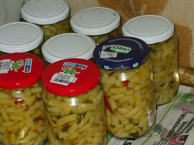 Fasole verde la borcan