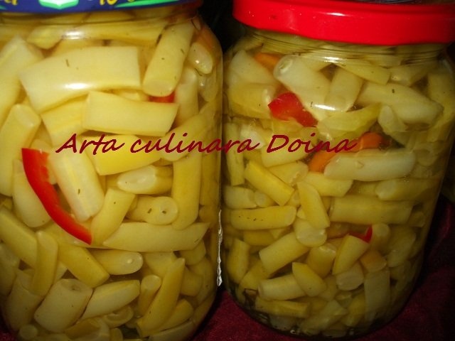 Fasole verde la borcan