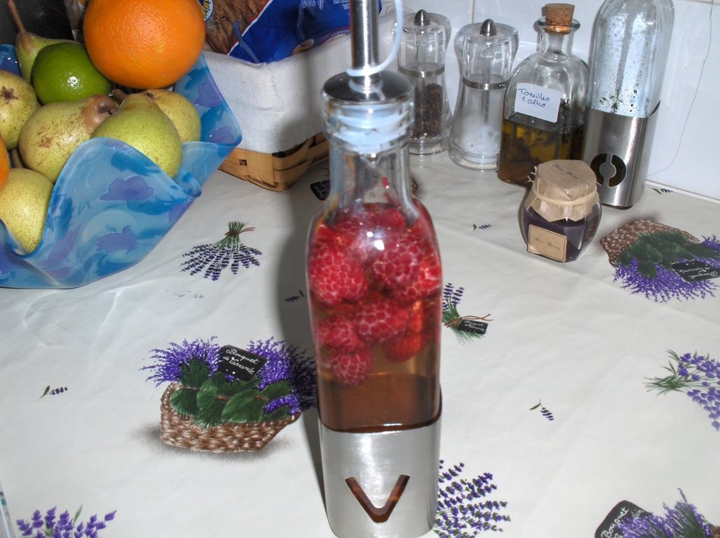 Vinagre de Framboesa (Otet aromat cu zmeurã)