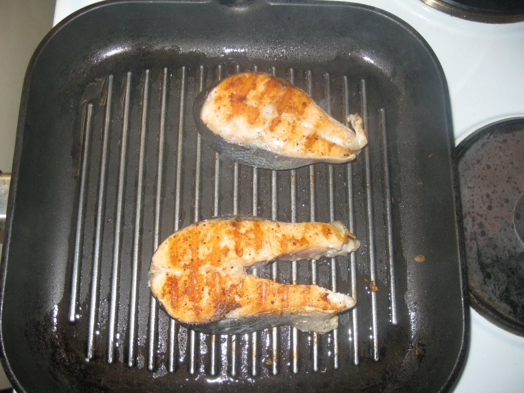 Somon la gratar cu legume la abur (grilled salmon with steamed vegetables)