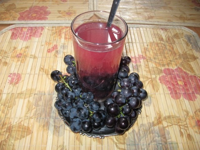 Compot din boabe de struguri