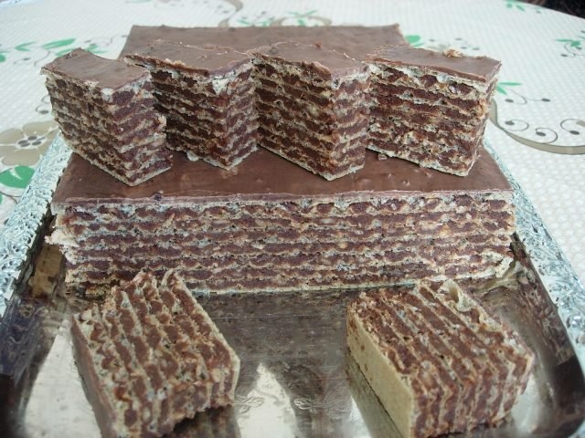 Prajitura cu foi de napolitane