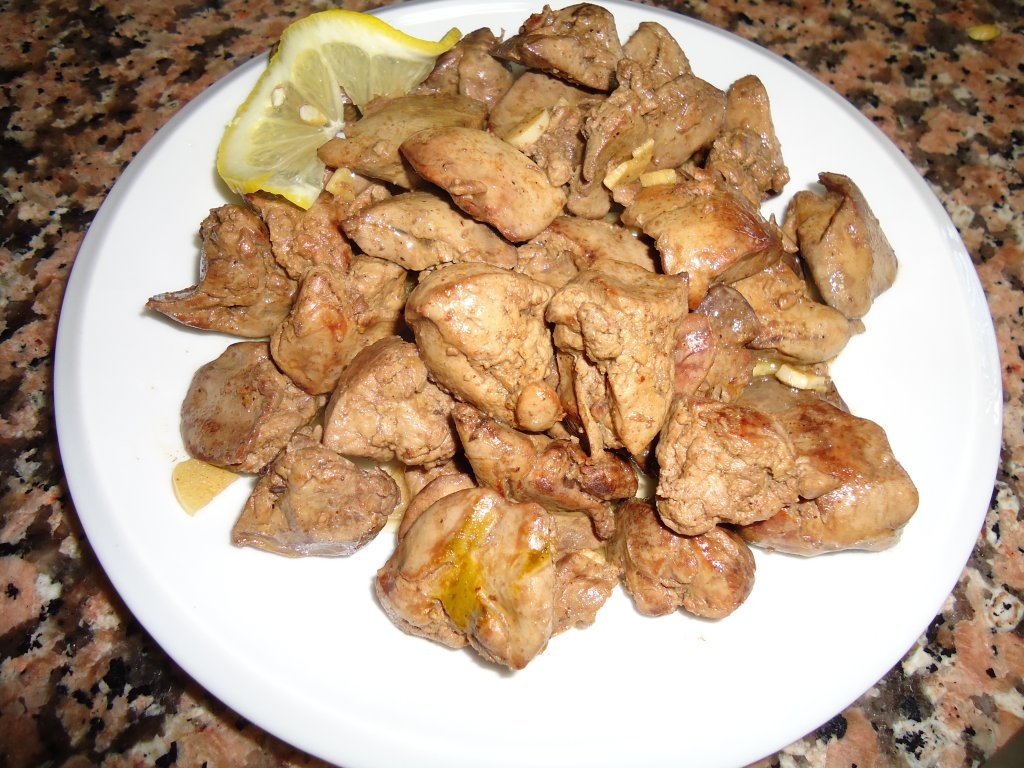 Ficatei si inimioare de pui cu lamaie