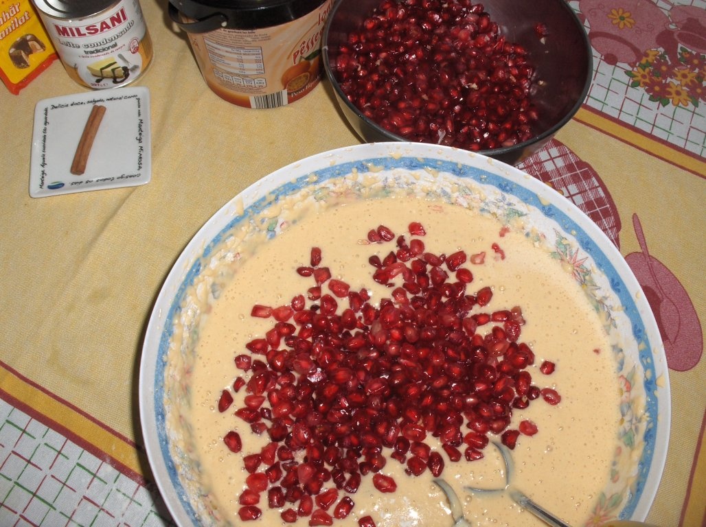 Tort de rodii cu zahãr brun