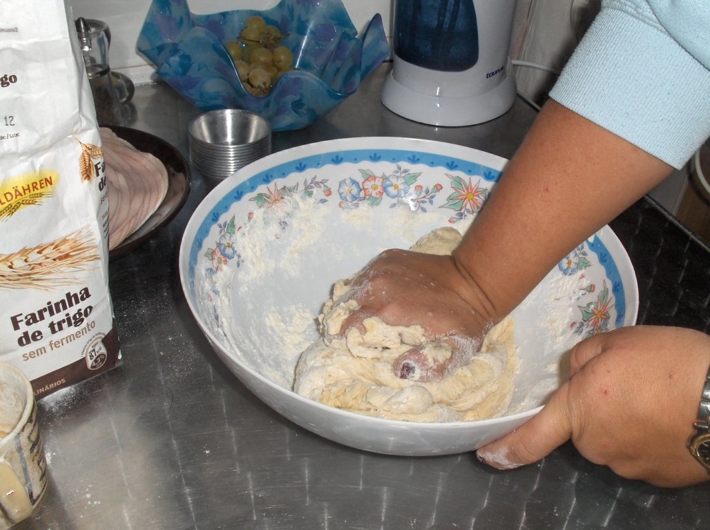 Cosulete cu suncã si ciuperci (Empadas de fiambre e cogumelos)