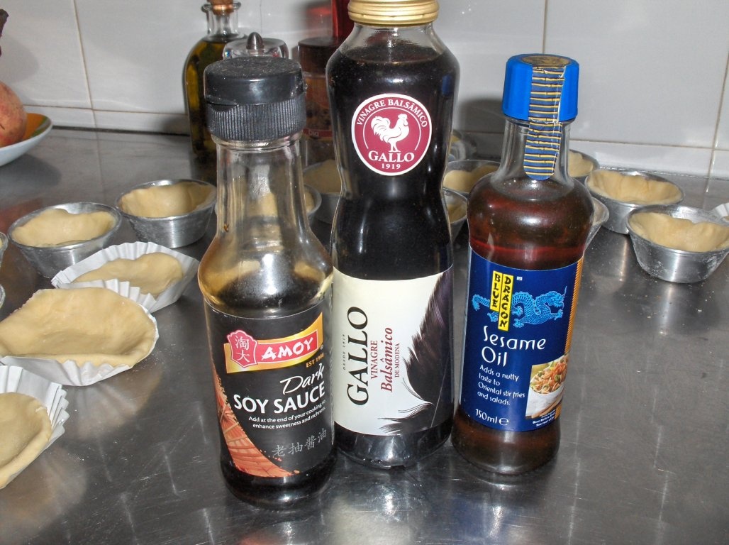 Cosulete cu suncã si ciuperci (Empadas de fiambre e cogumelos)