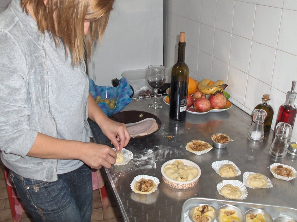 Cosulete cu suncã si ciuperci (Empadas de fiambre e cogumelos)