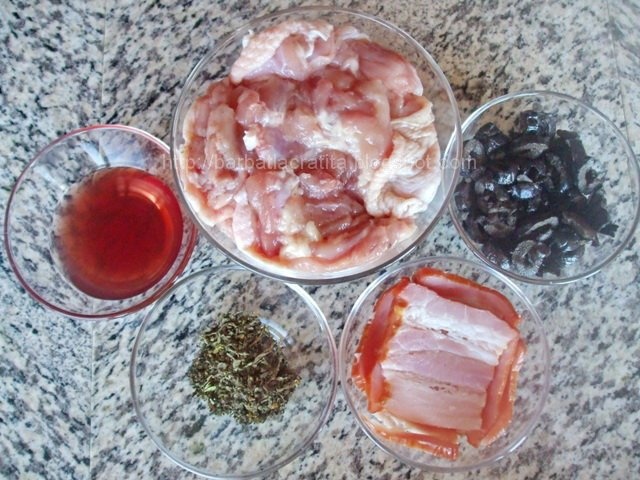 Pulpe de pui umplute cu masline, kaizer si busuioc