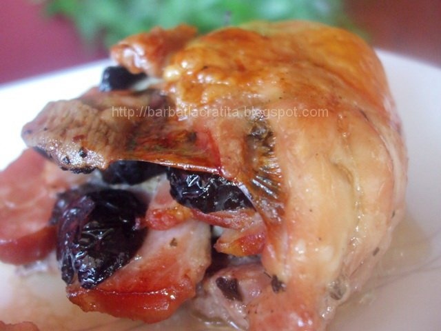 Pulpe de pui umplute cu masline, kaizer si busuioc