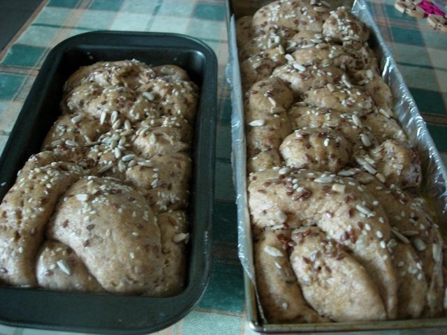 Paine suedeza cu faina integrala si seminte