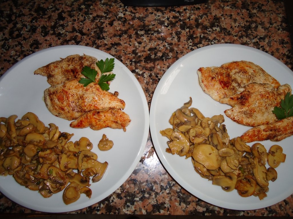 Piept de pui cu unt  si ciupercute calite cu usturoi
