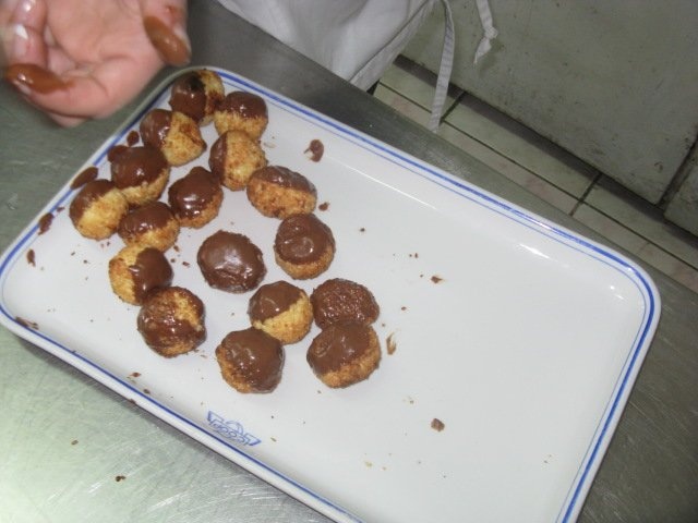 Bile de cocos cu ciocolată