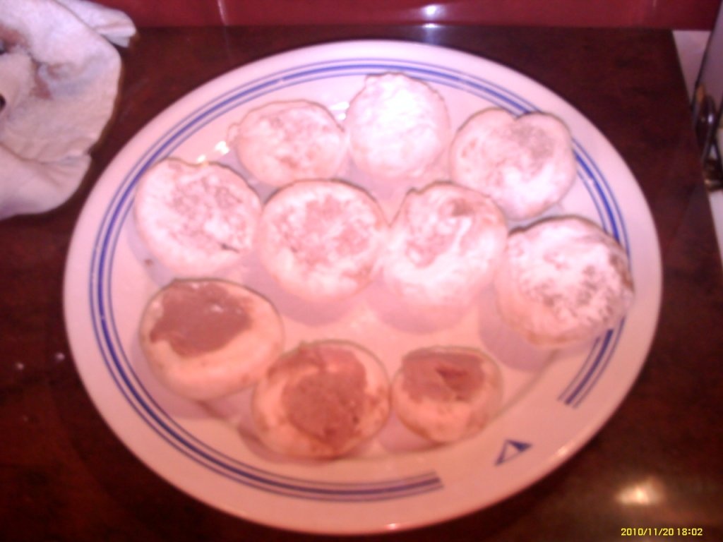 Ciuperci umplute cu pate de gasca si  rulouri din cotlet afumat