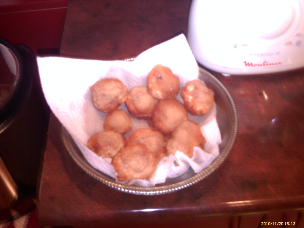 Ciuperci umplute cu pate de gasca si  rulouri din cotlet afumat