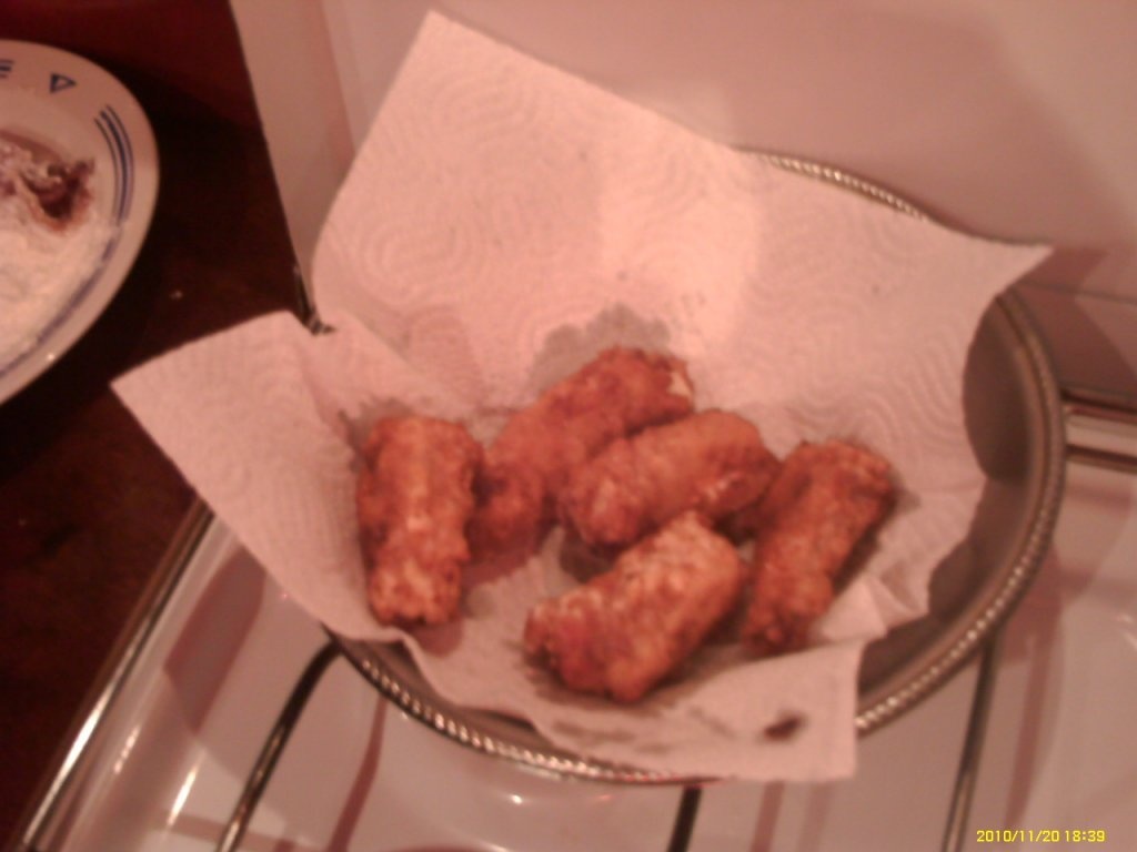 Ciuperci umplute cu pate de gasca si  rulouri din cotlet afumat