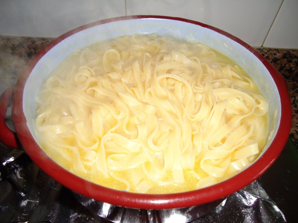 Spaghete Carbonara  reţetă cu smântână