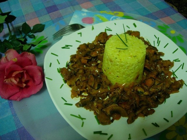 Scoici cu ciuperci si orez