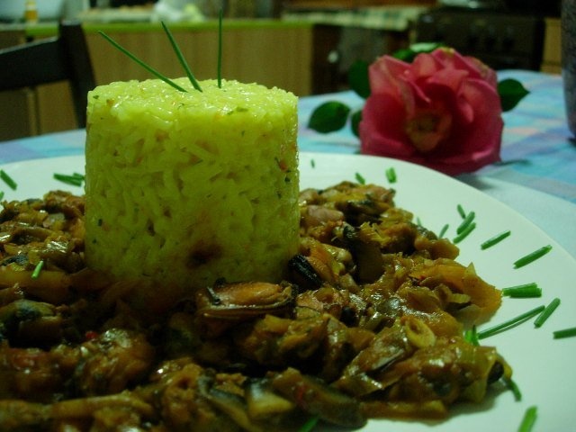 Scoici cu ciuperci si orez