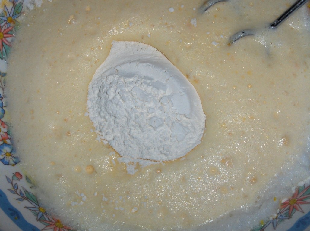 Tort  Însiropat  de Ananas  si Fructe de Pãdure