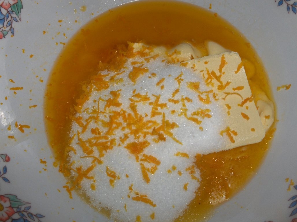 Chec de iaurt cu cremã de vanilie si rodii (Bolo de Iogurte com molho de Baunilha e romãs)