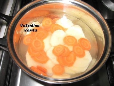 Peste sarat si uscat rasol cu legume la cuptor