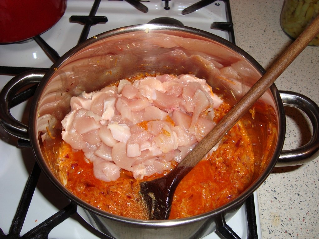 Fasole scazuta cu piept de pui