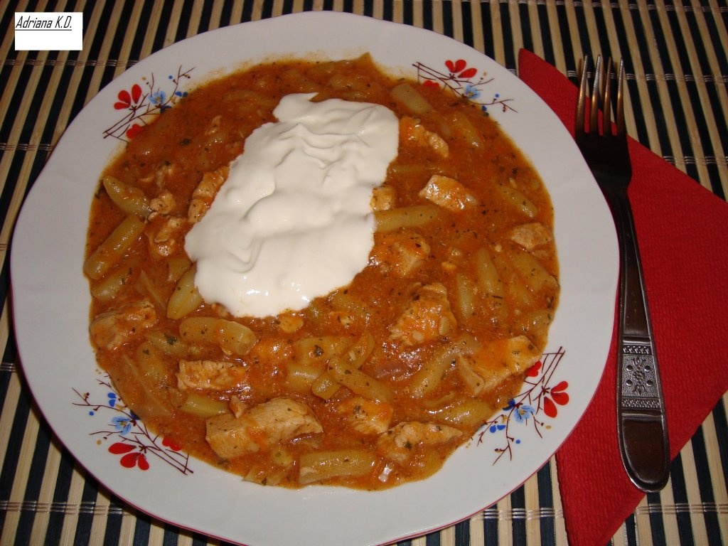 Fasole scazuta cu piept de pui