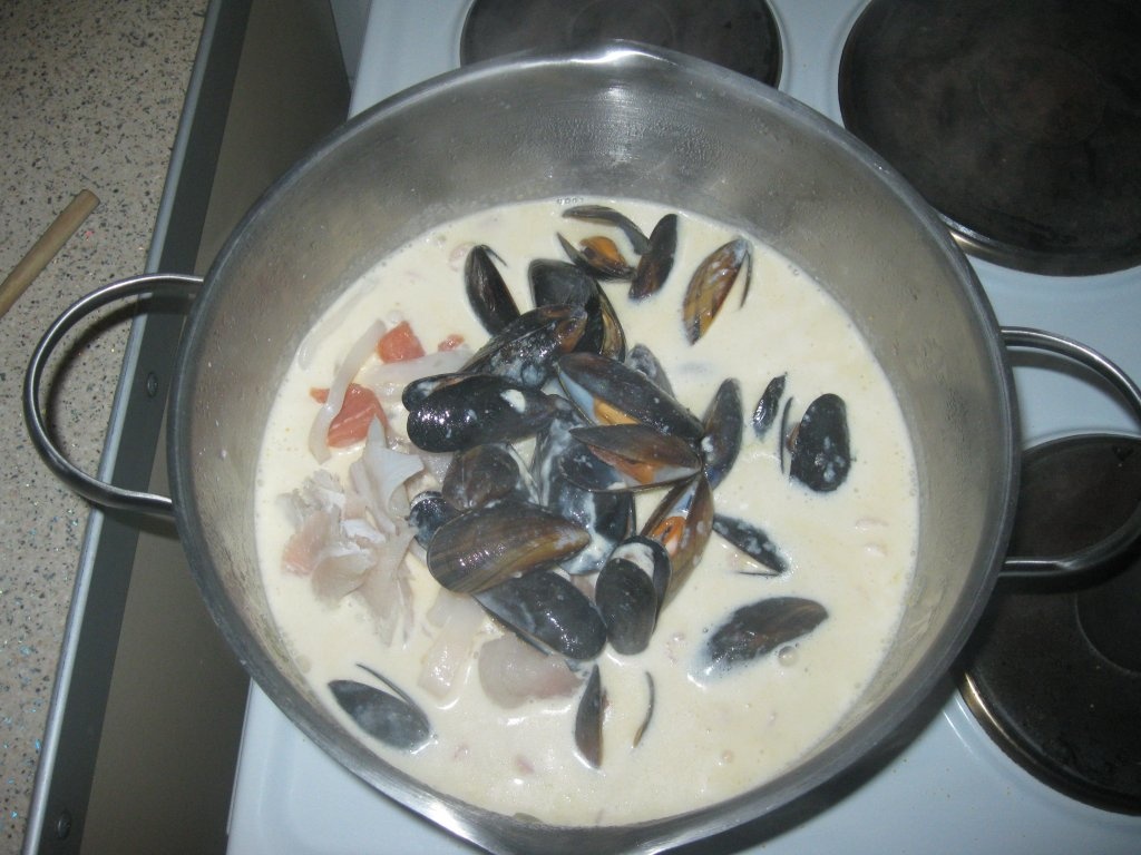 Supa de peste si  fructe de mare (Seafood chowder)