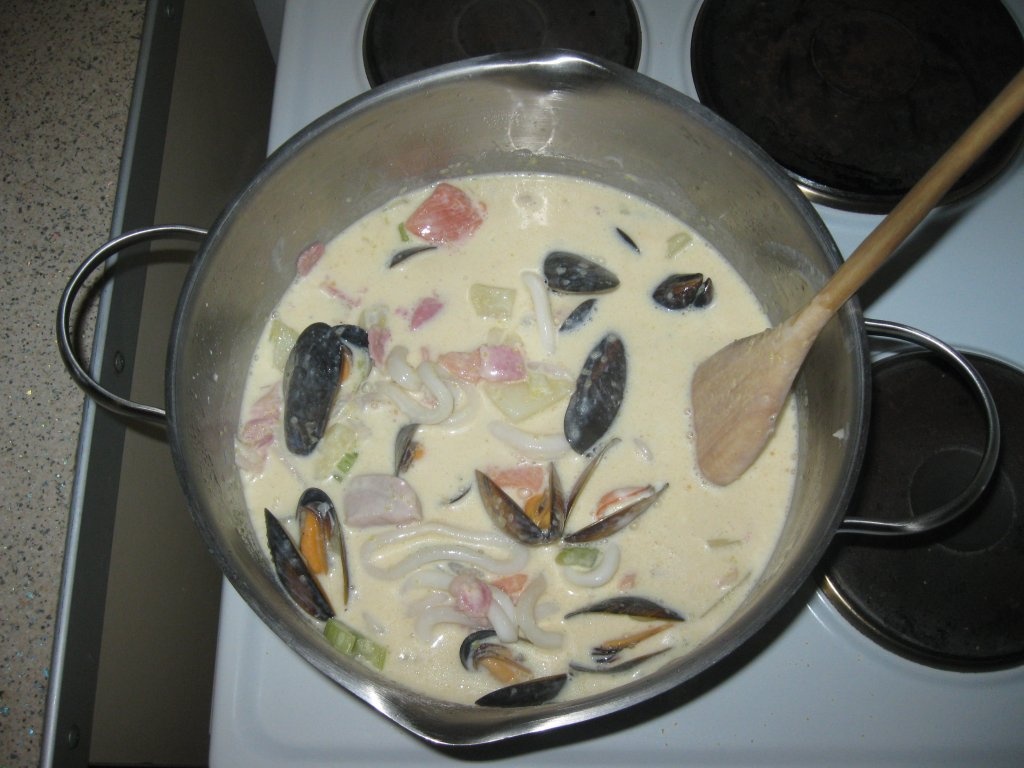 Supa de peste si  fructe de mare (Seafood chowder)