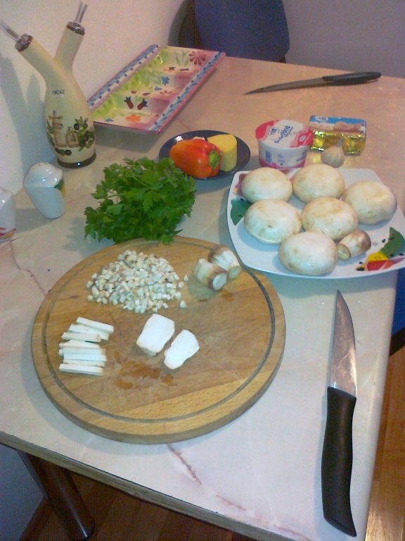 Ciuperci umplute la cuptor