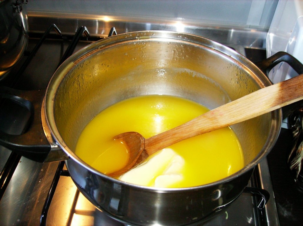 Prăjitură cu gem şi nuci