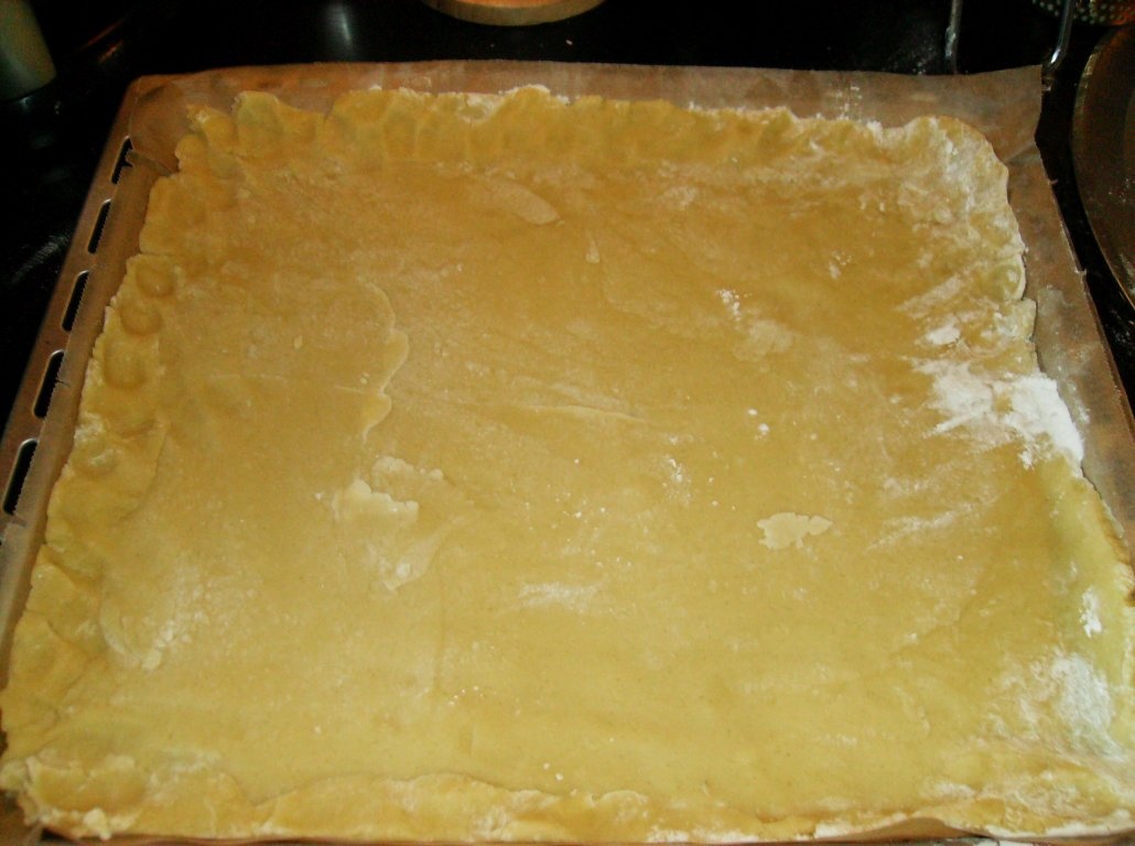 Prăjitură cu gem şi nuci