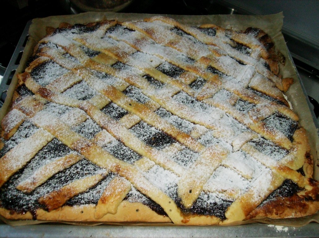 Prăjitură cu gem şi nuci