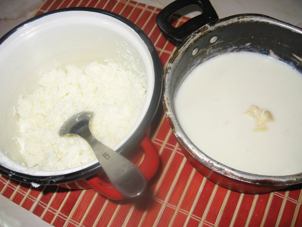 Prajitura cu blat de cafea si crema de nuca de cocos